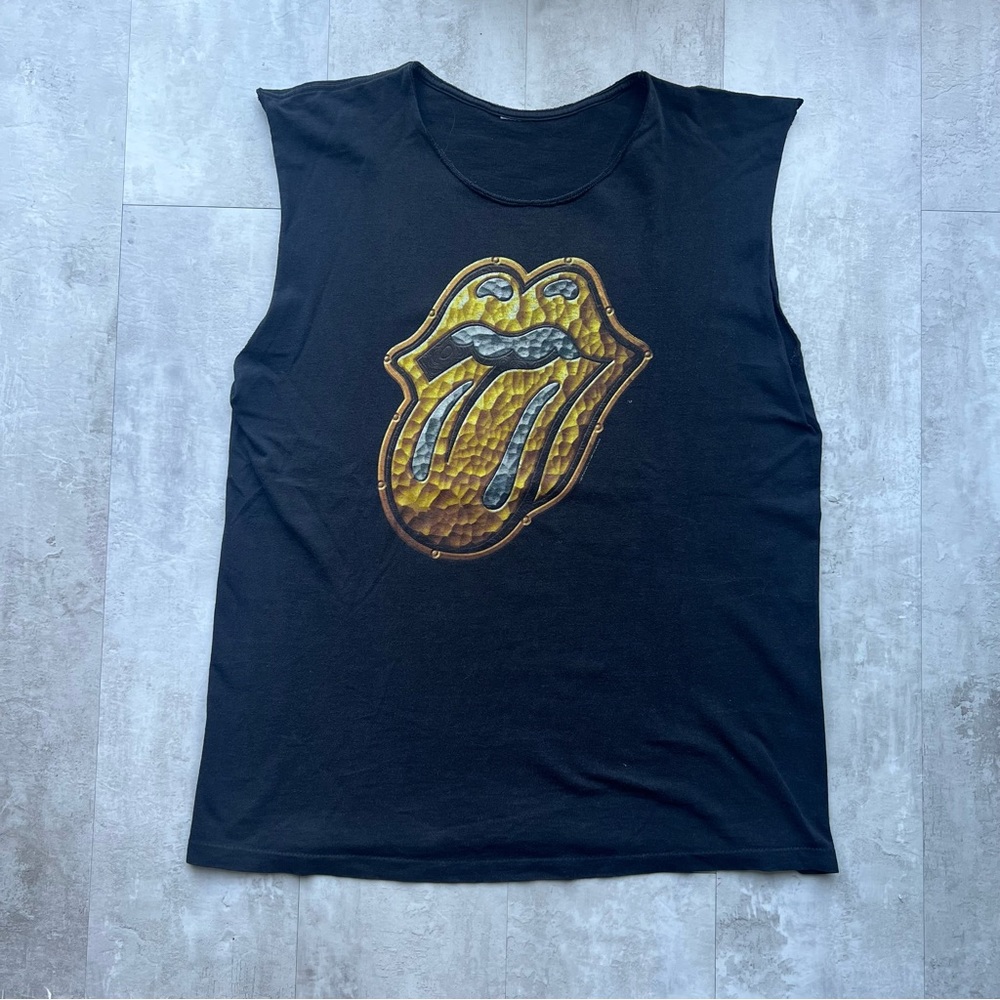 Vintage Rolling stones 1997 cropped Tank Top anvil size Large
Bridges to Babylon